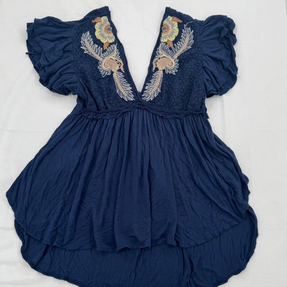 Free People Fiesta Nueva Tunic Top Navy Blue Embroidered Floral Womens Sz Small